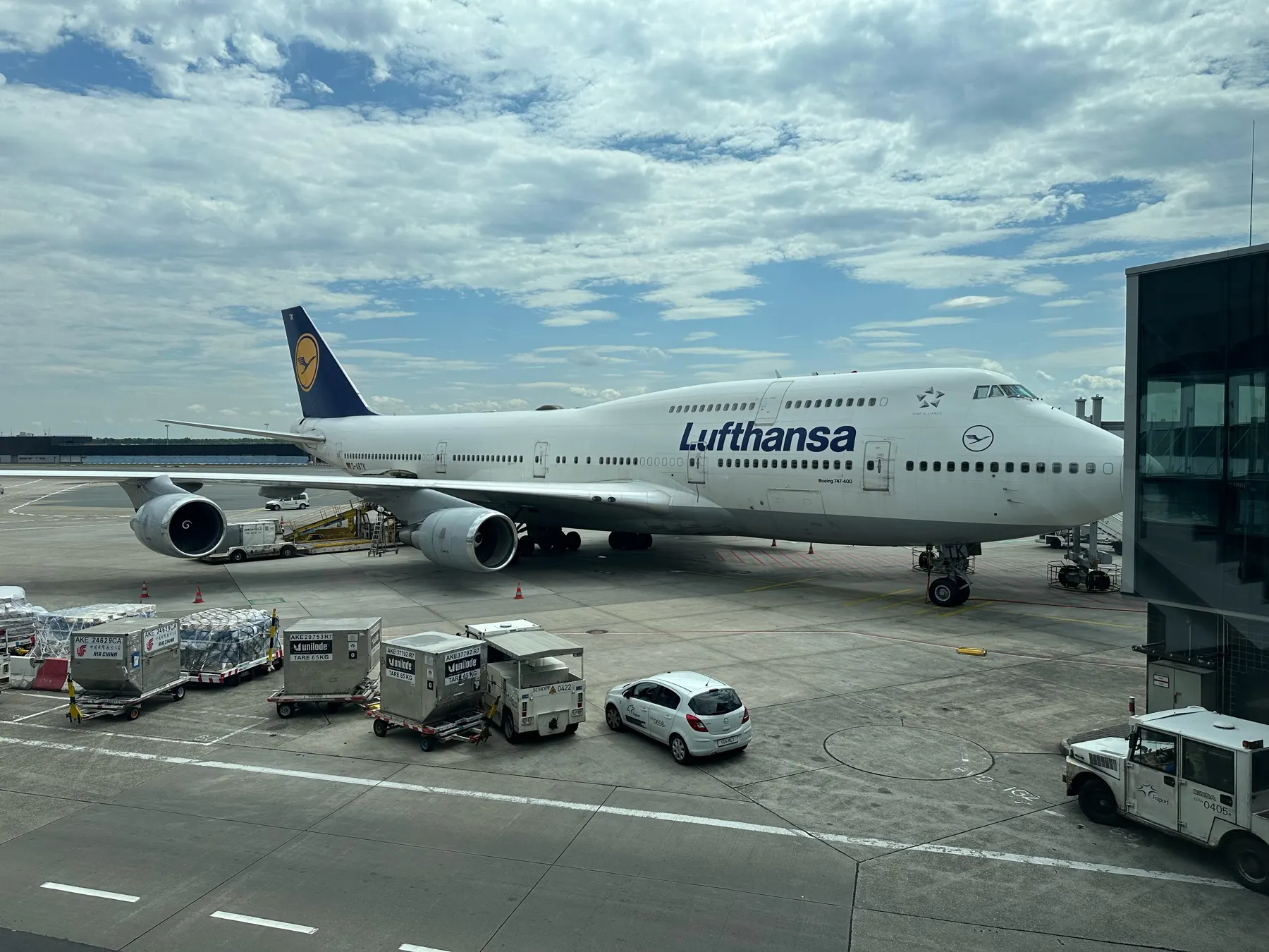 Featured image for I came back alone. She didn't leave my head.